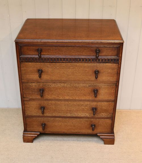 1920s Oak Chest of Drawers