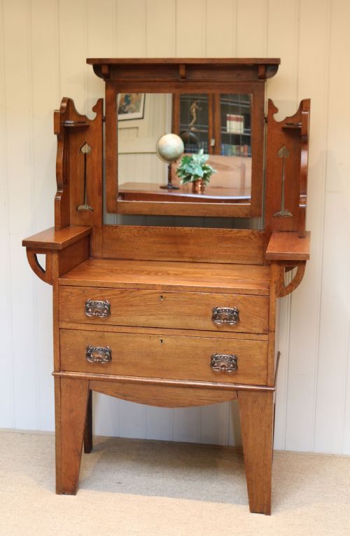 Solid Oak Arts and Crafts Dressing Chest