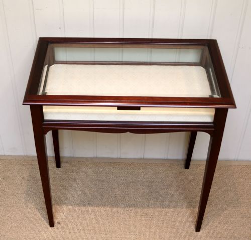 Edwardian Mahogany Bijouterie Table