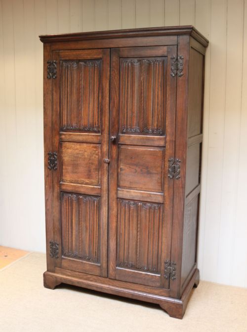 fig 1. Oak Linenfold Wardrobe