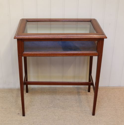 Mahogany Bijouterie Table