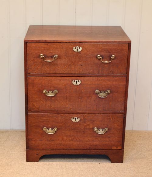 Small Proportioned Oak Chest of Drawers