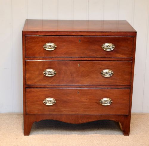 Georgian Mahogany Chest of Drawers