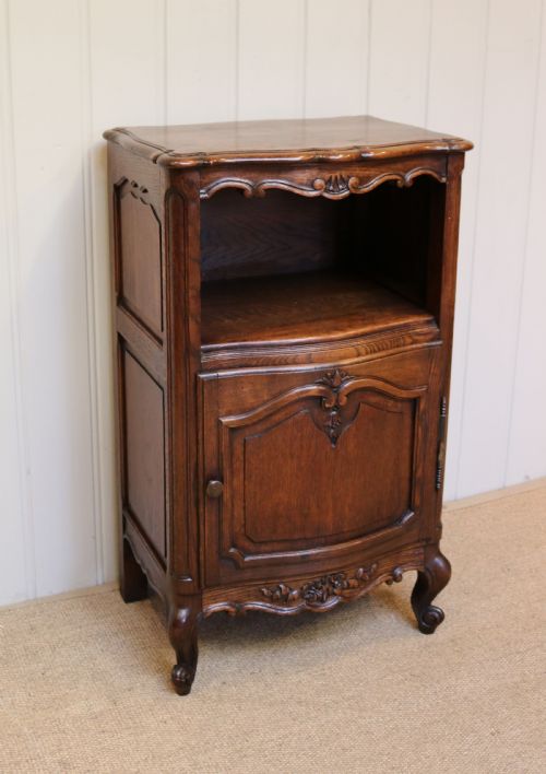 fig 1. Small Oak Cabinet