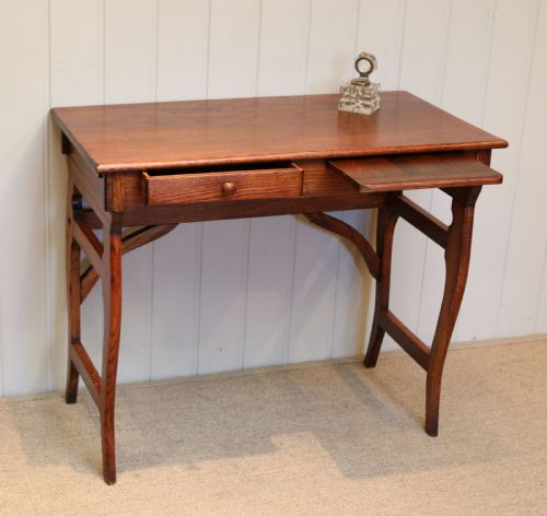 fig 1. Oak Campaign Desk