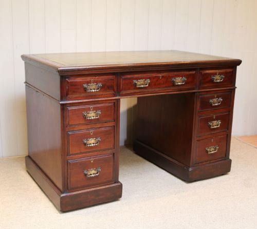 Late 19th Century Mahogany Pedestal Desk