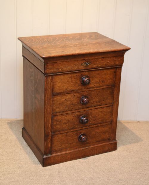 Small Proportioned Oak Chest of Drawers