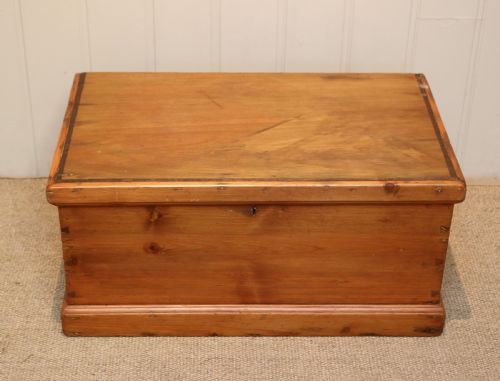 Small Pine Storage Box