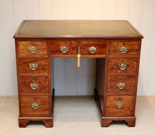 Early 19th Century Mahogany Pedestal Desk
