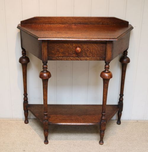 Small Oak Hall / Side Table