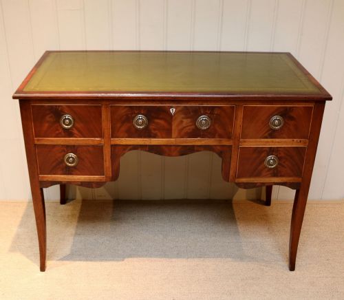 Mahogany Kneehole Desk