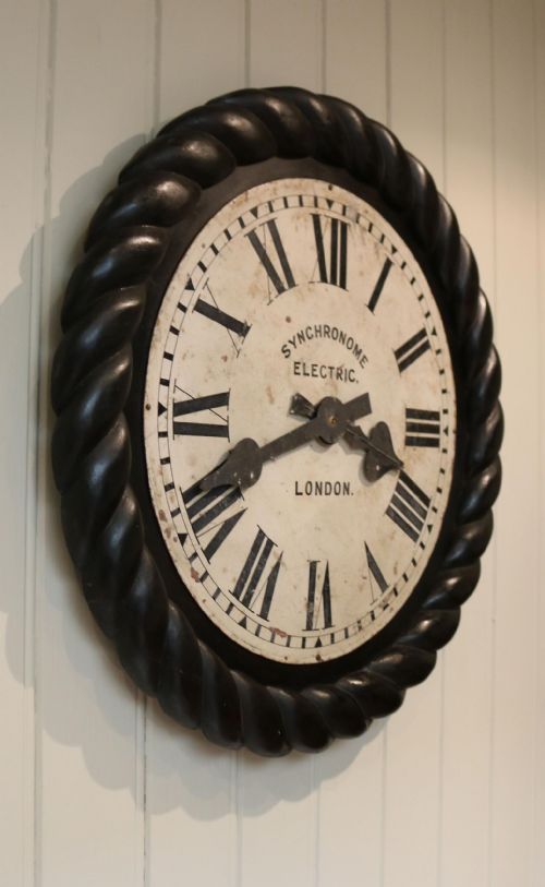 fig 1. Large Electric Dial Wall Clock