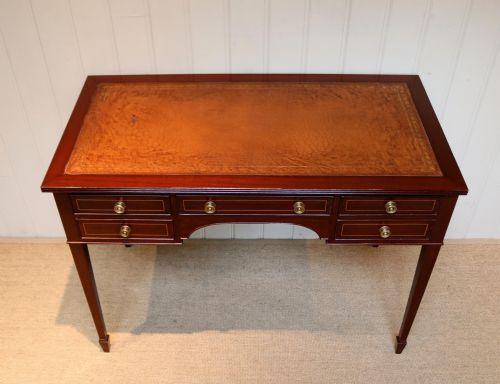 fig 1. Mahogany Kneehole Desk