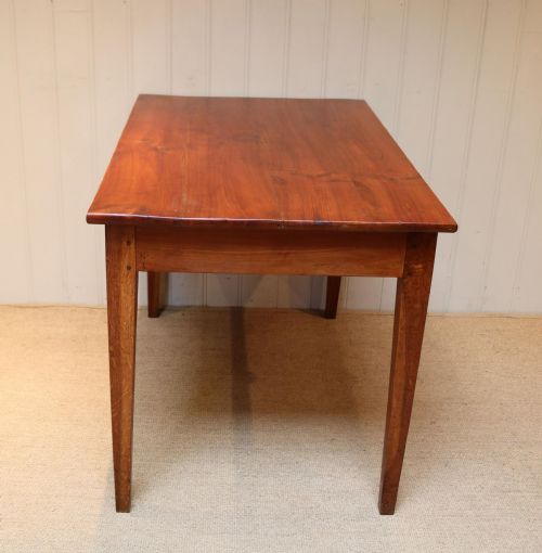 SMALL PROPORTIONED FRENCH PROVINCIAL CHERRY WOOD TABLE - ADDITIONAL PHOTO 3