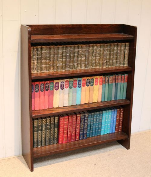 fig 1. Solid Oak Graduated Bookshelves