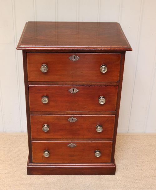 Small Mahogany Chest of Drawers