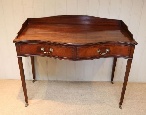 Mahogany Serpentine Front Side Table