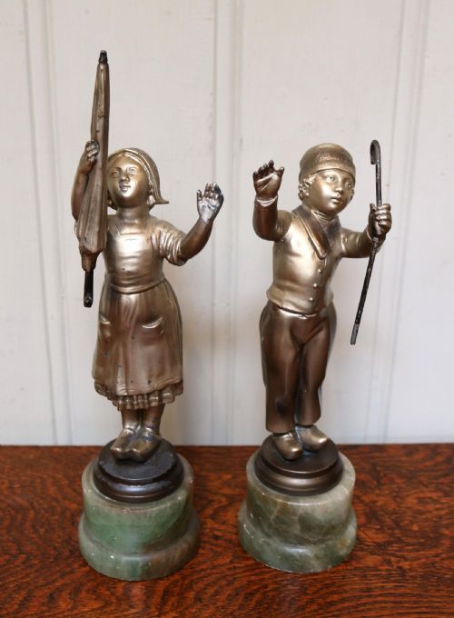 #Pair of Dutch Figures