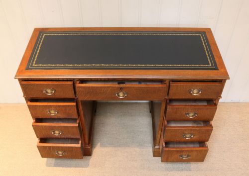 fig 1. Small Proportioned Oak Pedestal Desk