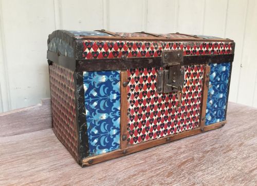 COLONIAL DOME TOP TIN CASKET - ADDITIONAL PHOTO 3