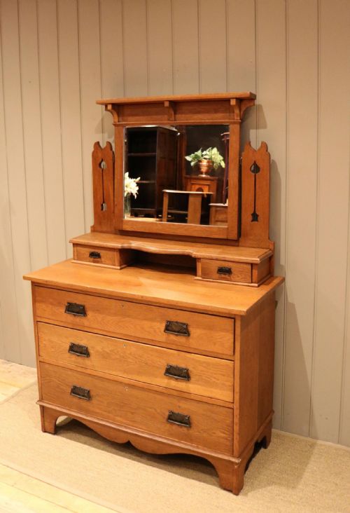 fig 1. Arts & Crafts Oak Dressing Chest