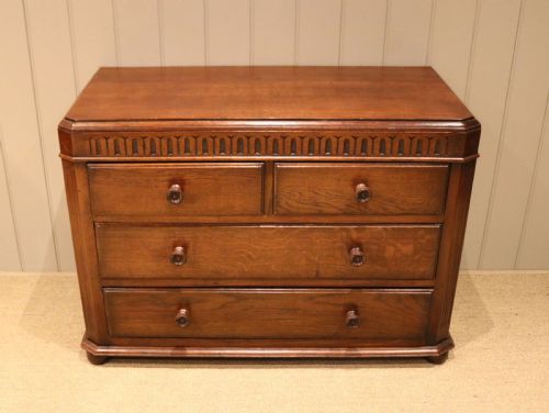 Oak Chest of Drawers