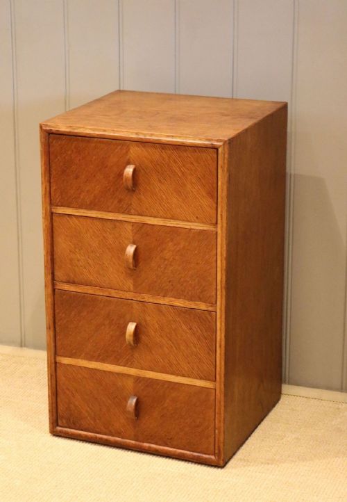 Small Oak Chest of Drawers