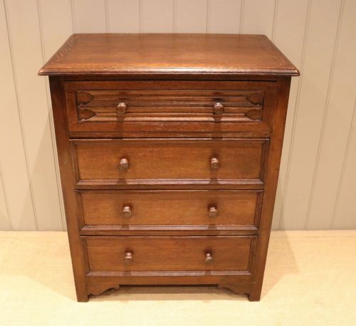 Oak Chest of Drawers