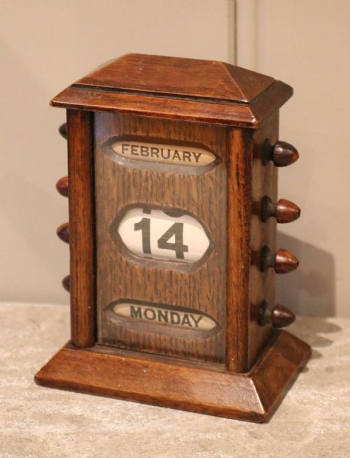 Edwardian Oak Desk Calendar
