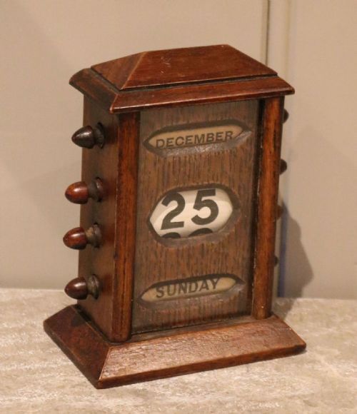 fig 1. Edwardian Oak Desk Calendar