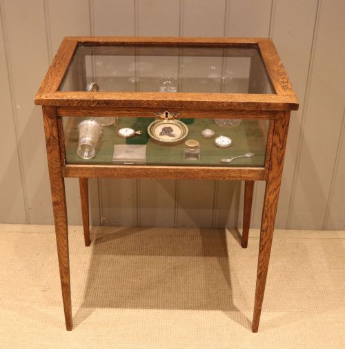 fig 1. Oak Display Table
