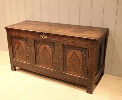 fig 1. Late 17 th century Oak Coffer