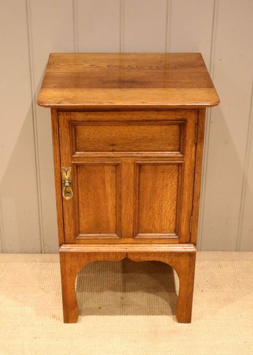 Arts & Crafts Single Oak Bedside Cabinet