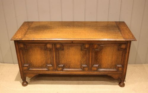 Oak Coffer