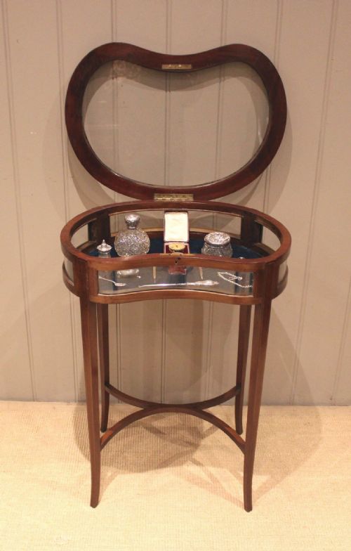 fig 1. Edwardian Mahogany Kidney Shaped Bijouterie Table