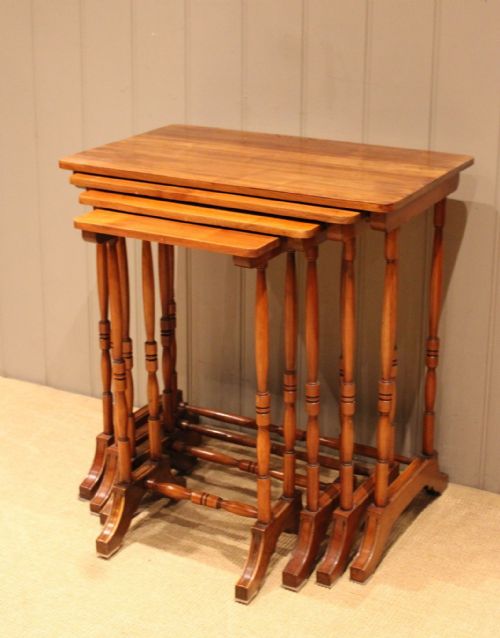 WALUT NEST OF FOUR TABLES - ADDITIONAL PHOTO 1