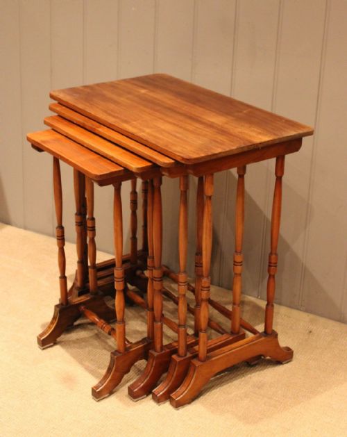 WALUT NEST OF FOUR TABLES - ADDITIONAL PHOTO 9