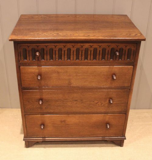 Oak Chest of Drawers