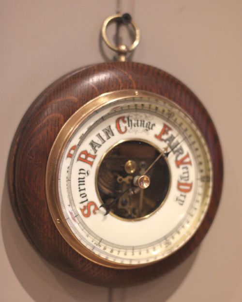CIRCULAR OAK ANEROID BAROMETER - ADDITIONAL PHOTO 4