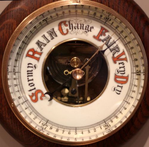 CIRCULAR OAK ANEROID BAROMETER - ADDITIONAL PHOTO 5