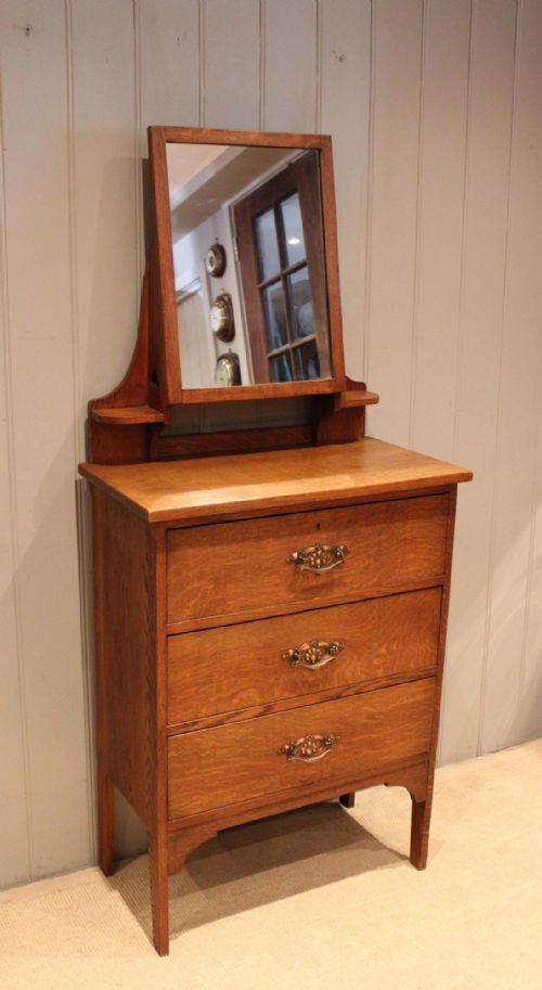 Solid Oak Arts & Crafts Dressing Chest