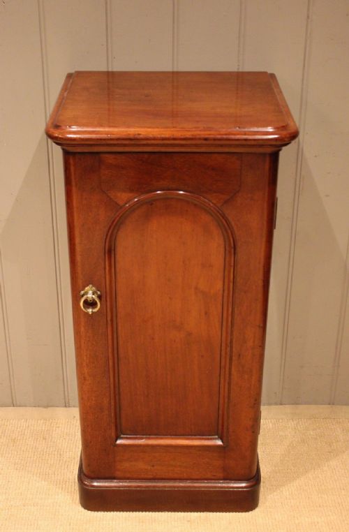 Victorian Mahogany Cabinet
