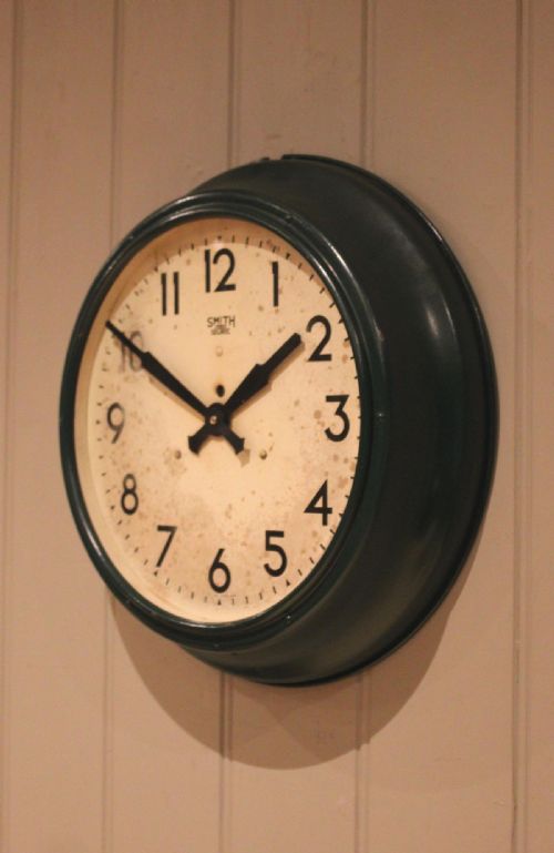 ORIGINAL GREEN METAL WALL CLOCK - ADDITIONAL PHOTO 1