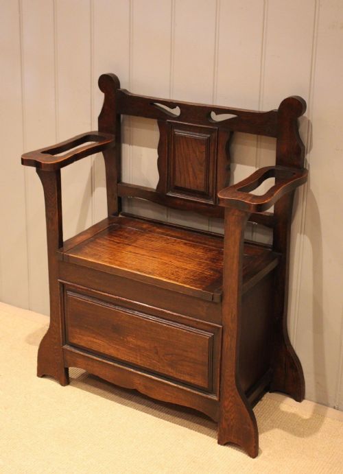 fig 1. Small Oak Hall Seat