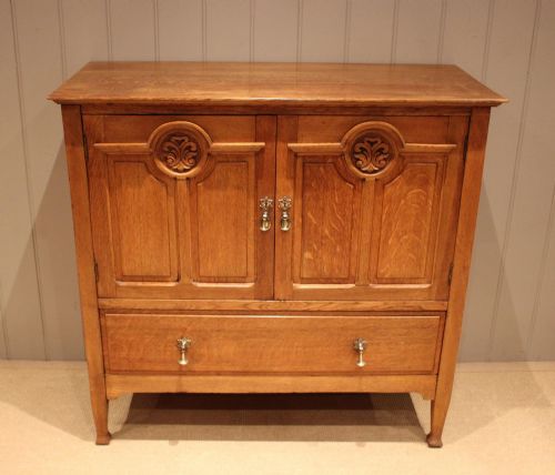 fig 1. Arts & Crafts Sold Oak Low Linen Press
