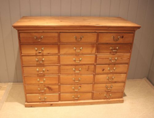 SUBSTANTIAL PINE BANK OF DRAWERS - ADDITIONAL PHOTO 5