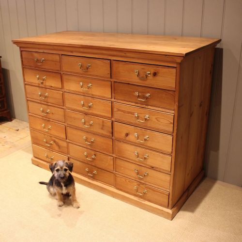 SUBSTANTIAL PINE BANK OF DRAWERS - ADDITIONAL PHOTO 6