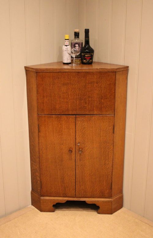 fig 1. Oak Corner Drinks Cabinet