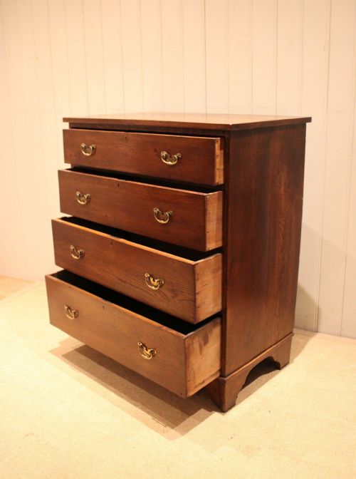 LARGE OAK CHEST OF DRAWERS - ADDITIONAL PHOTO 4