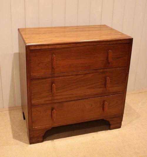 Oak Chest of Drawers